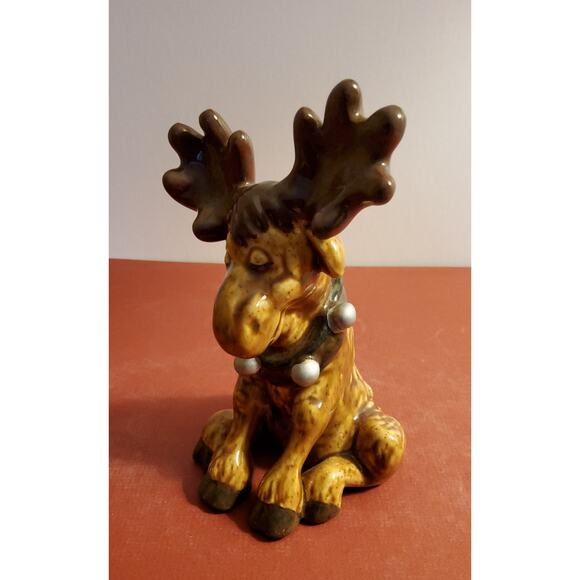 Ceramic hand painted moose figurine - Picture 2 of 3